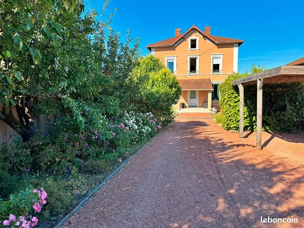 Maison 8 pièces 170 m²