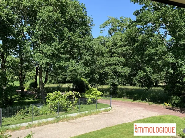 Terrain 689 m²