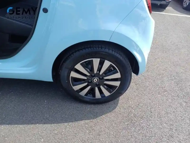 Renault Twingo iii e-tech — photo 11
