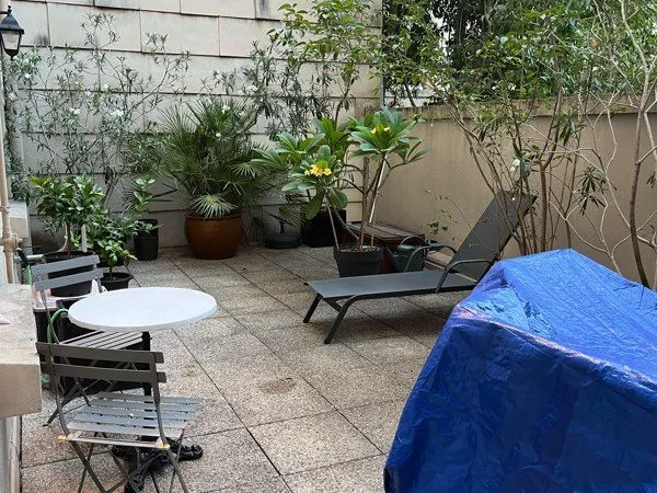 Superbe T2 avec 35 m2 de terrasse privative