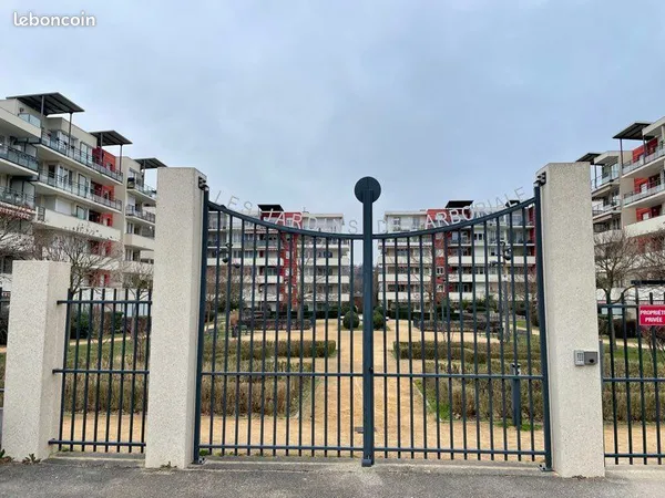 Appartement T3 de 68 m² avec balcon et parking privatif
