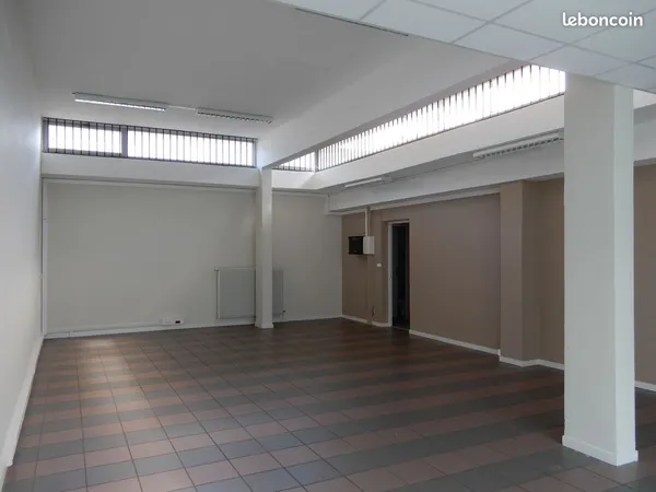 Local mixte 65 m² à louer