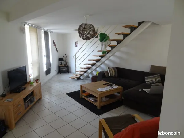 Loue F5 avec terrasse et parking privé