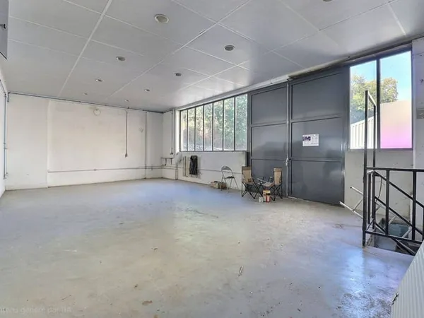 Entrepôt 2 pièces 225 m²