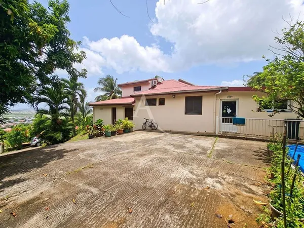 Maison 5 pièces 171 m²