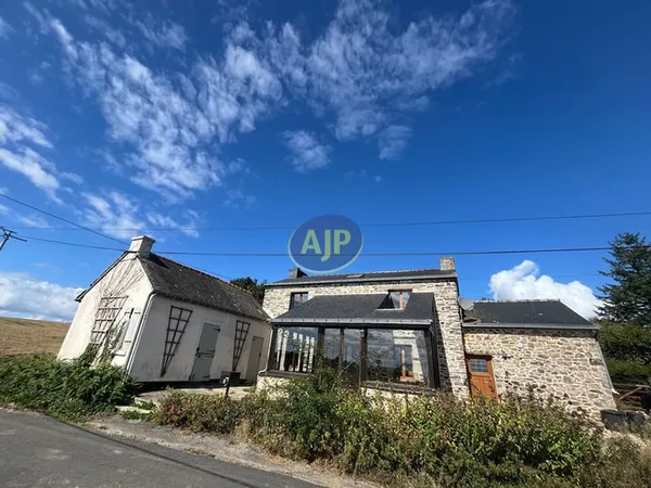 Maison de campagne (T4) avec terrain, terrasse et dépendances
