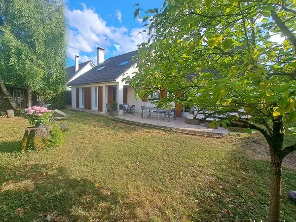 La Queue-en-Brie - Maison 172m² - 5/6 chambres - 2 suites parentales - 580m²