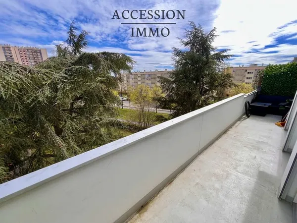 APPARTEMENT 4 PIÉCES 74 M2 Dijon / VALENDONS en dernier étag