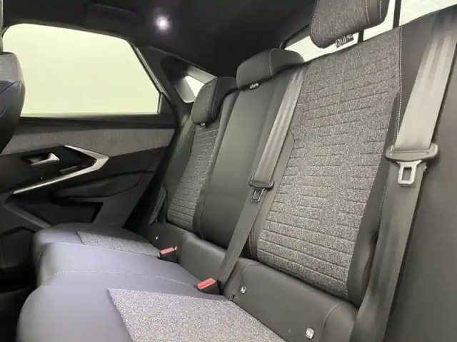 Peugeot 3008 electrique 210 ch 73 kwh — photo 15