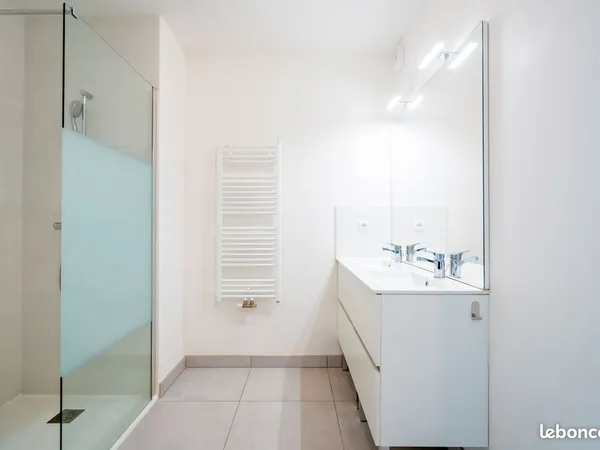 Appartement T3 MEUBLÉ de 68 m², 2 chambres, jardin privatif de 236 m² et box fermé, Bayonne Marracq 