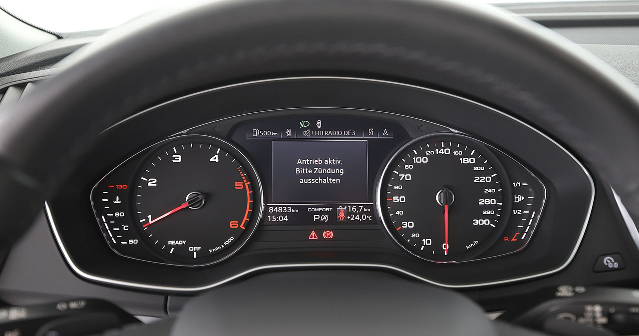 Audi Q5 Sportback — photo 25