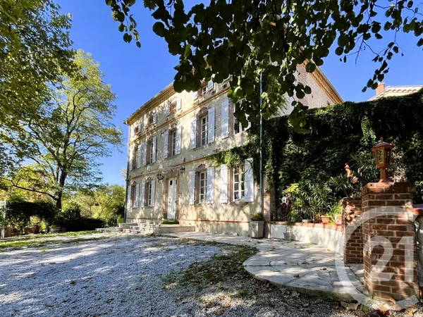 Maison 12 pièces 450 m²