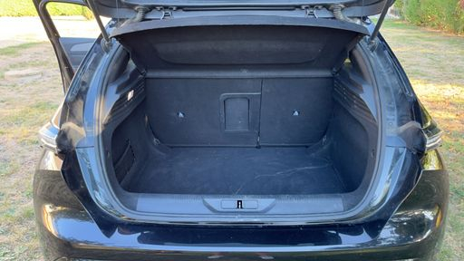 Peugeot 308 1.5 BlueHDi 130 EAT8 - Allure Pack – 2023 – 54298 km – Diesel – Boîte Automatique — photo 43