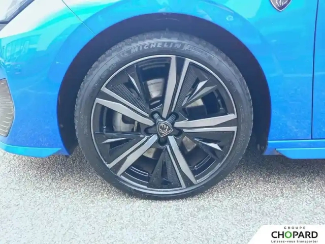 Peugeot 308 phev 225 e-eat8 — photo 21