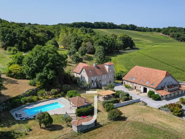 Domaine de Caractère du XVIIIe Siècle sur 7 Hectares