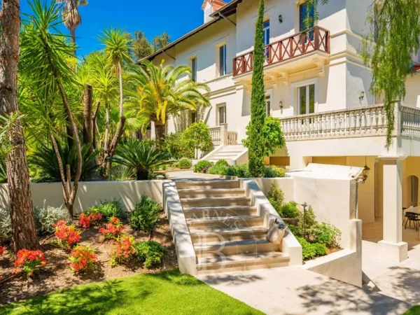 CANNES CENTRE - MAJESTUEUSE DEMEURE - 10 CHAMBRES