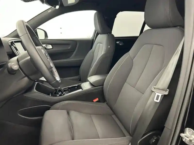 Volvo Xc40 recharge 231ch plus edt + pack hiver avec pompe à chaleur — photo 36