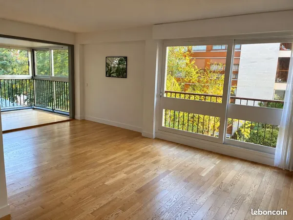 Grand appartement familial 118 m², triple séjour, loggia, 3-4 chambres - Calme & forêt à deux pas - 