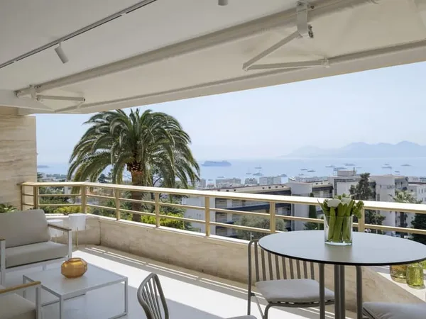 Cannes Californie Pezzou, appartement 4 P avec un appartement d'invités 2 P. Vue mer