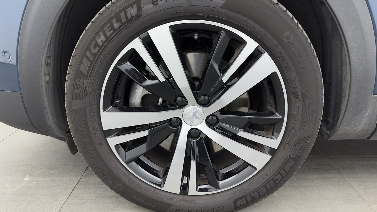 Peugeot 3008 Hybrid 225 e-EAT8 — photo 9