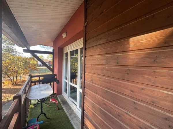 Appartement T3 de 54 m² avec un balcon et deux places de parking