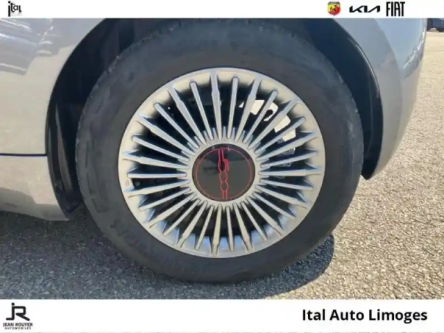 Fiat 500 e 95ch (red) my23 — photo 11