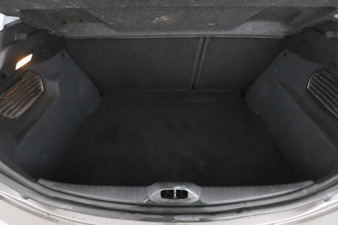 Peugeot 208 1.2 PureTech Active ETG5 — photo 16