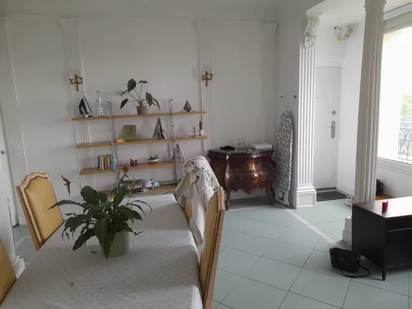 Propose chambre dans colocation 3 personnes à Suresnes 65m²