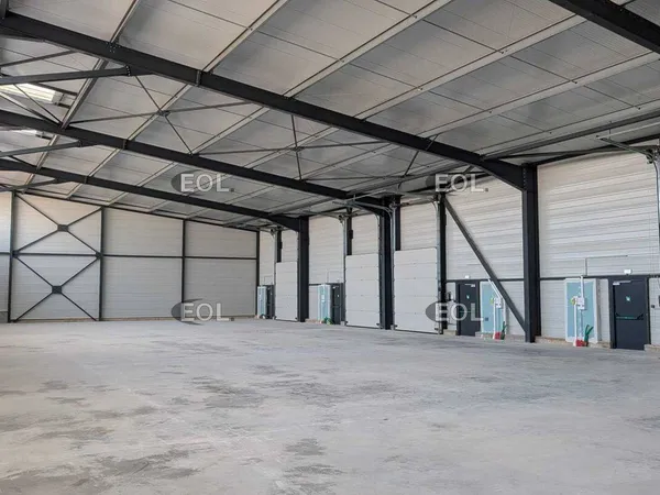 Local d'activité 750 m²
