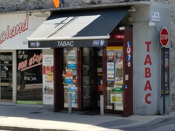 Local commercial St Ambroix centre ville