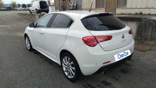 Alfa Romeo Giulietta 2.0 JTDm 140 - Distinctive – 2012 – 121144 km – Diesel – Boîte Manuelle — photo 3