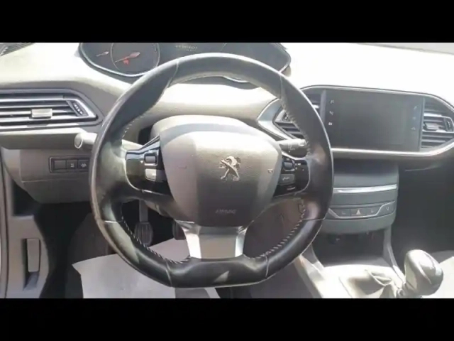 Peugeot 308 1.5 bluehdi 130ch s&amp;s allure business — photo 12