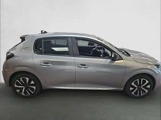Peugeot 208 turbo 100 ch bvm6 — photo 4