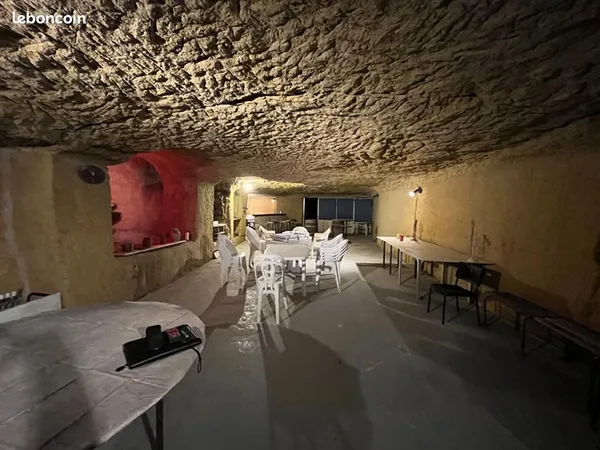 Cave 2 pièces 200 m²