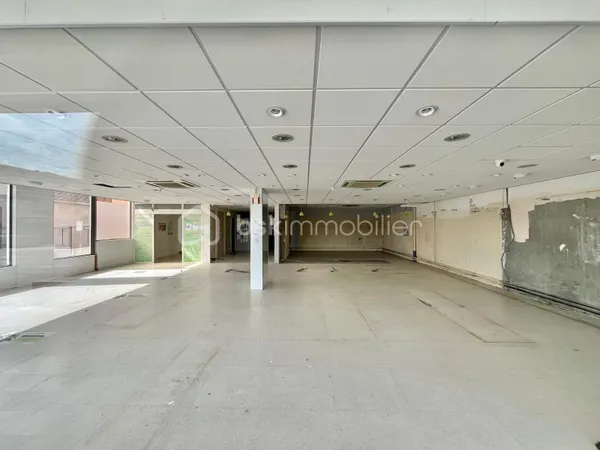 Fonds de commerce 4 pièces 211 m²