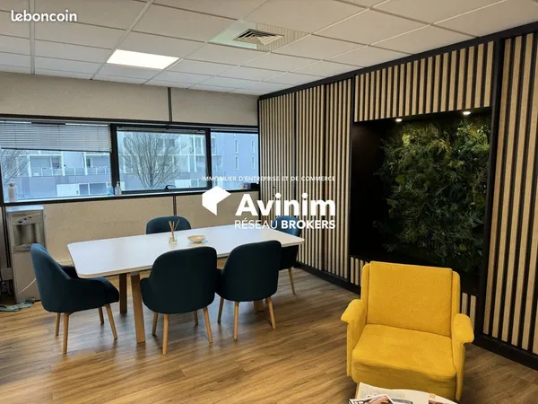 Bureaux 83 m² Vaulx-en-Velin