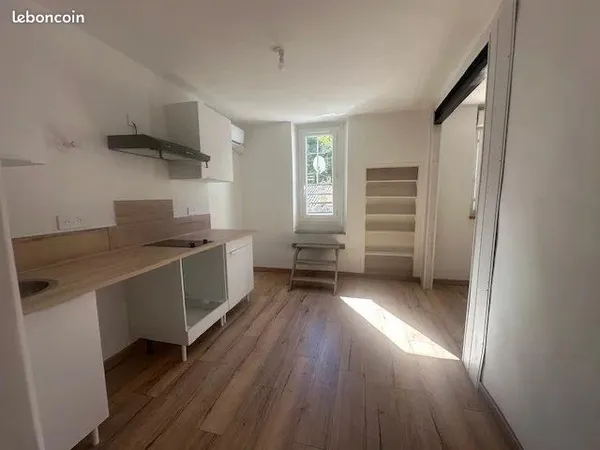 Studio 1 pièce 25 m²