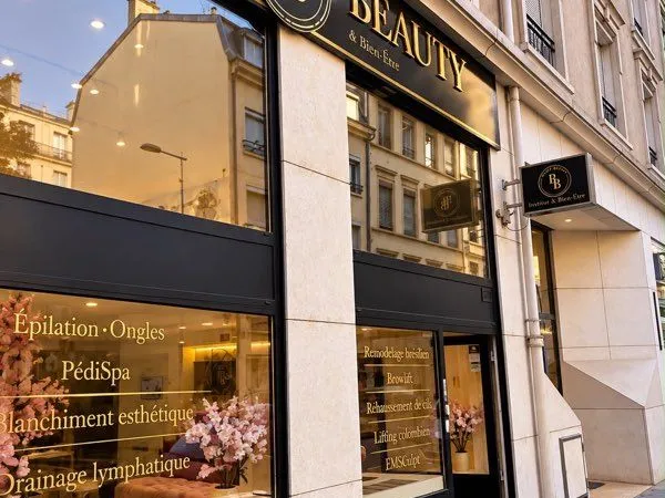 Location de poste / Coworking - Prothésiste ongulaire - Lyon 3