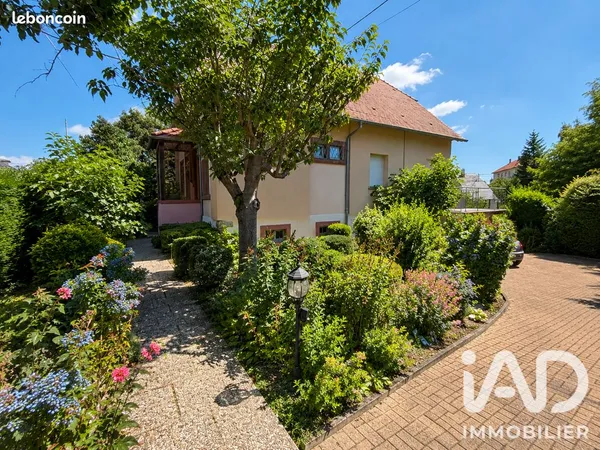 Maison 9 pièces 203 m²