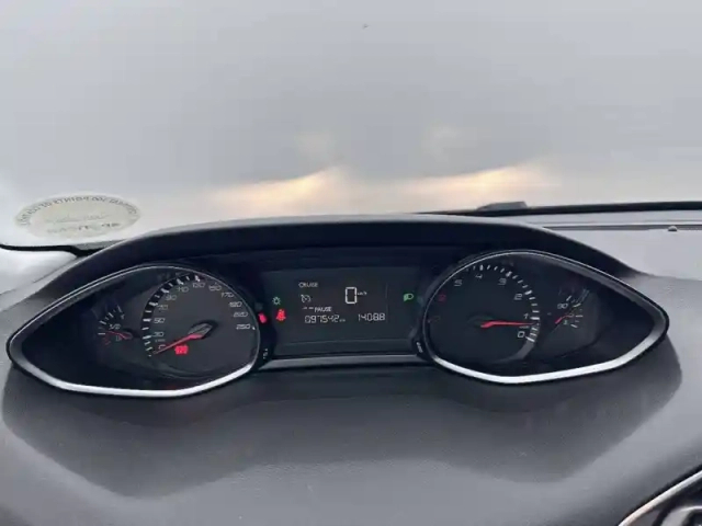 Peugeot 308 1.2 puretech 110ch s&amp;s bvm5 — photo 10