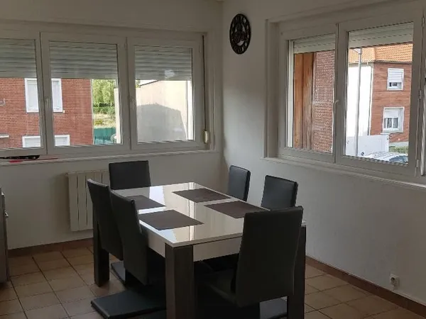 À louer - Grand T3 lumineux de 83 m² + dépendance et 2 places de parking