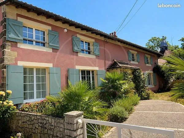 Propriété 9 pièces 246 m²