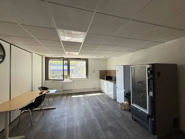 Bureaux 300 m²