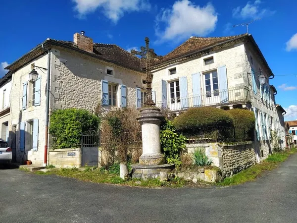 Maison de village élégante et spacieuse