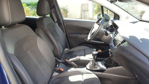 Opel Crossland 1.2 Turbo 110 - Elegance – 2023 – 52043 km – Essence – Boîte Manuelle — photo 6