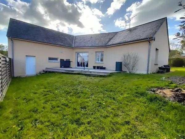 ARGENTRE, uniquement pour investisseur, un pavillon de plain