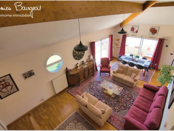 À LOUER - Appartement T6 duplex de 155 m² avec terrasse, vue Mont-Blanc et 2 garages - Ferney-Voltai