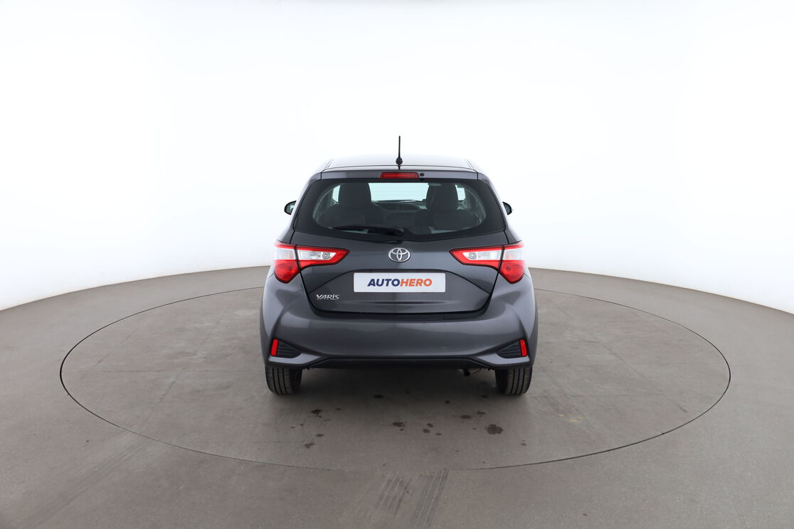 Toyota Yaris 1.0 VVT-i Active — photo 4
