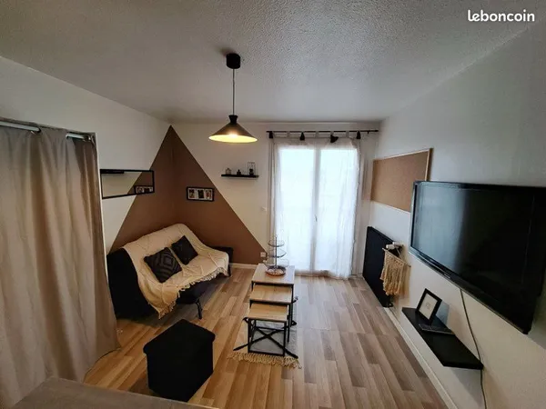 Studio entièrement meublé rénové