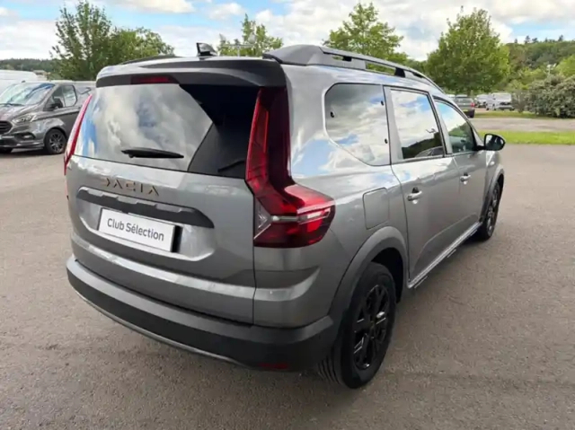 Dacia Jogger 1.0 tce 110ch extreme 7 places -24 — photo 2